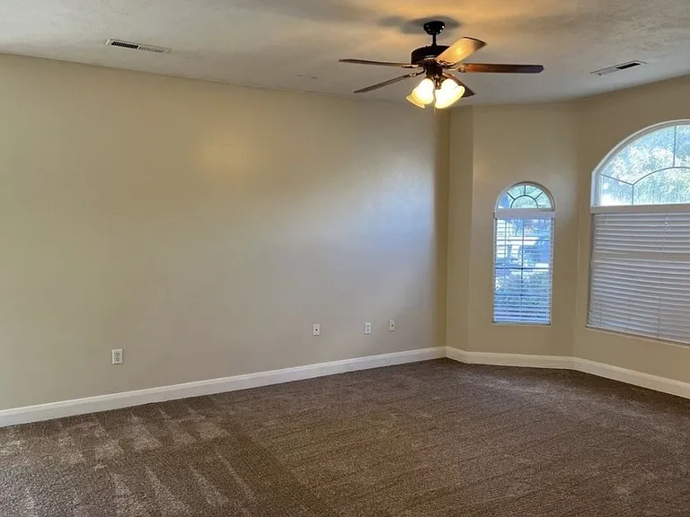 1058 S Red River Rd — Photo 9