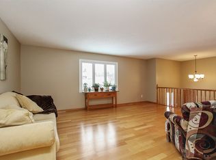 1681 Evergreen Dr, Woodbury, MN 55125