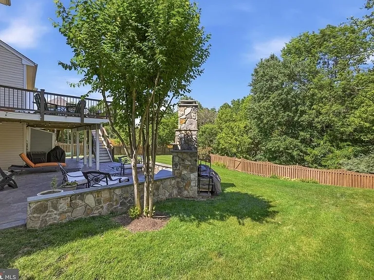 22806 Oatlands Grove Pl — Photo 24