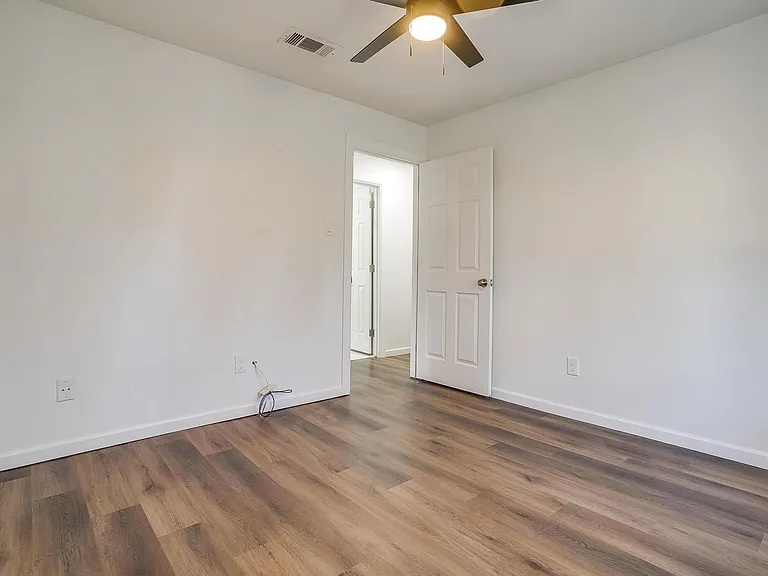 4107 Shamrock Dr — Photo 23