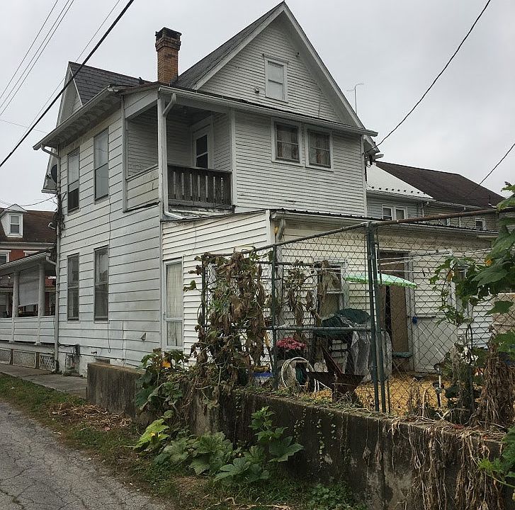 2nd image of 117 N Grand St