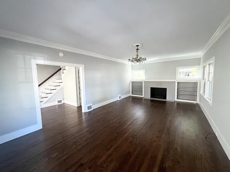 339 Elm St — Photo 2
