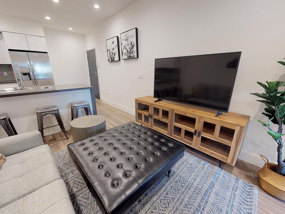 1st image of 519 N Gramercy Pl