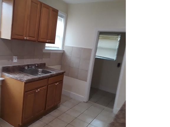 5th image of 3561 N Marshall St