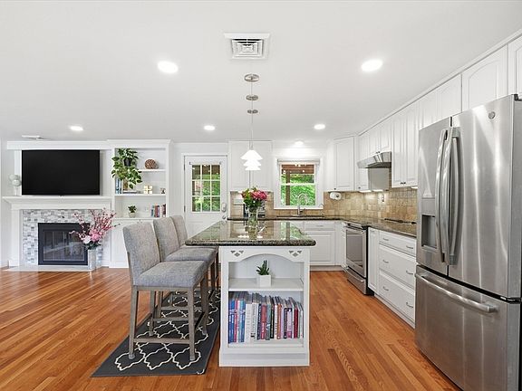 5th image of 9 Brady Road Ext