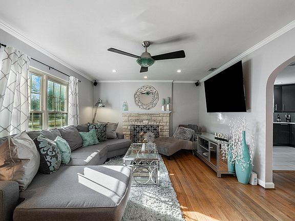 4th image of 6455 Sondra Dr