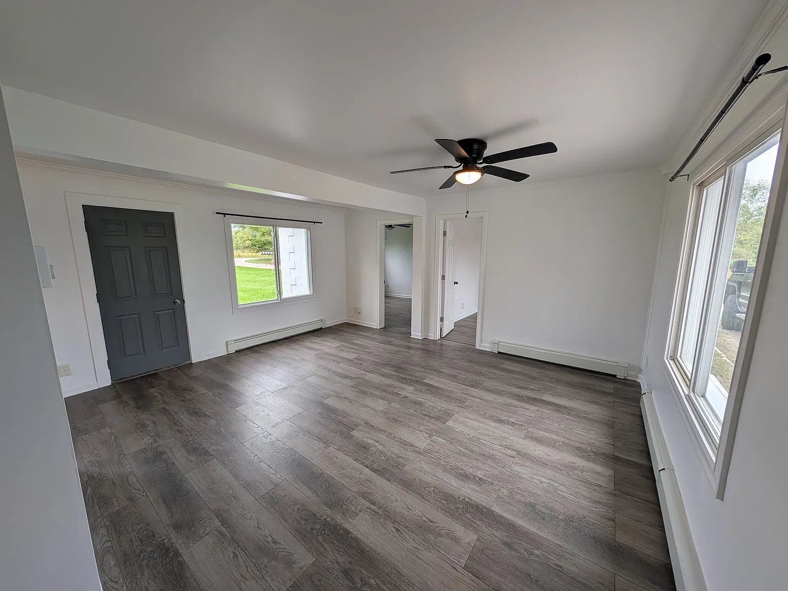 2 bed, 900 sqft, $1,050 — Photo 2