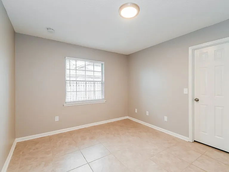 401 Baybrook Dr — Photo 13