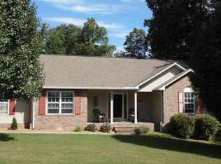 2082 Sunset Ridge Dr, Crossville, TN 38571