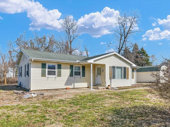 210 S Vermilion St, Indianola, IL 61850