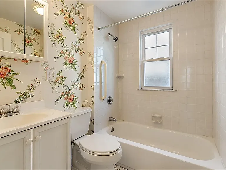 36 Peirce St #1 — Photo 13