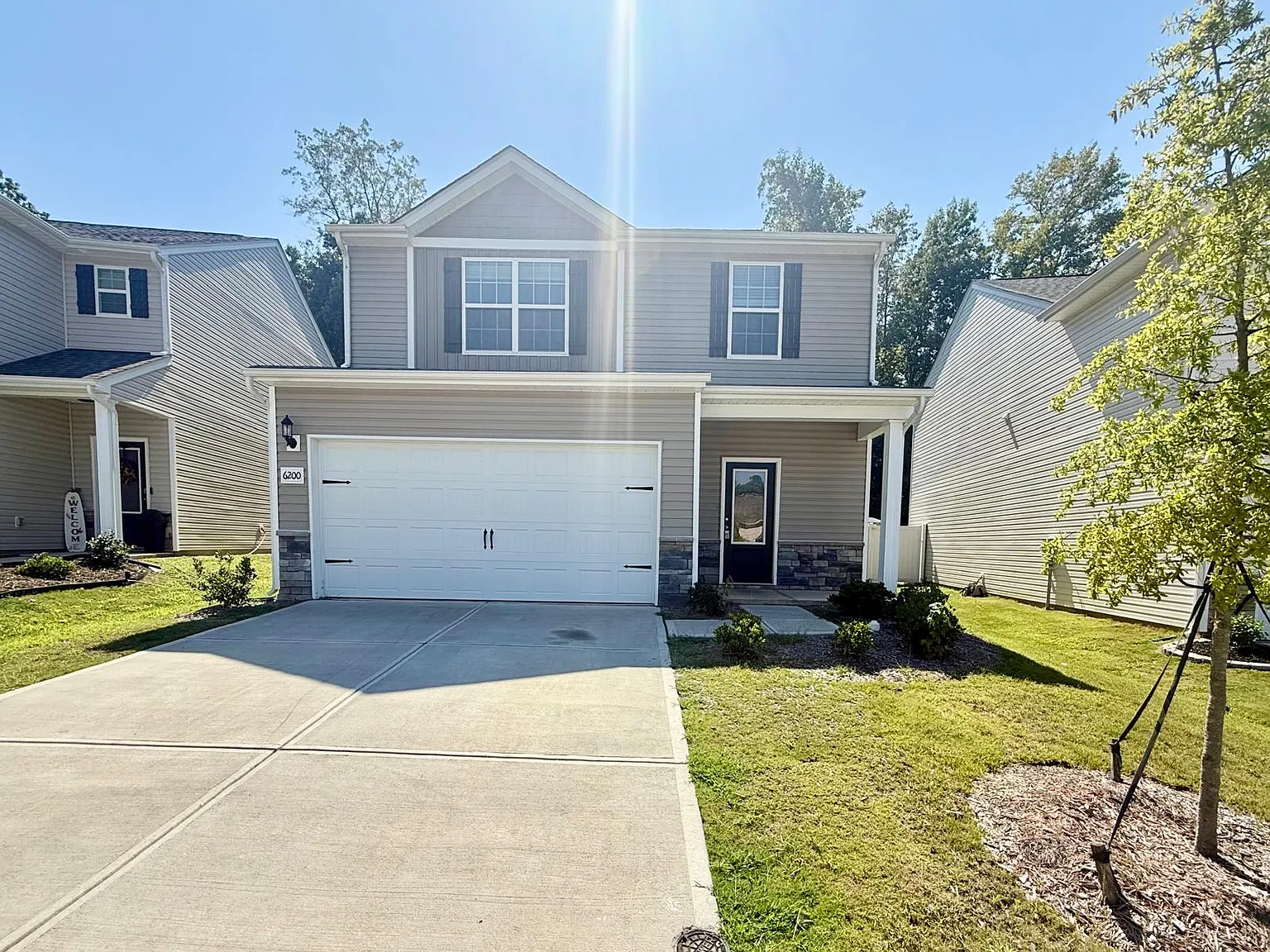 4 bed, 2.5 bath, 1800 sqft, $2,295 — Photo 3
