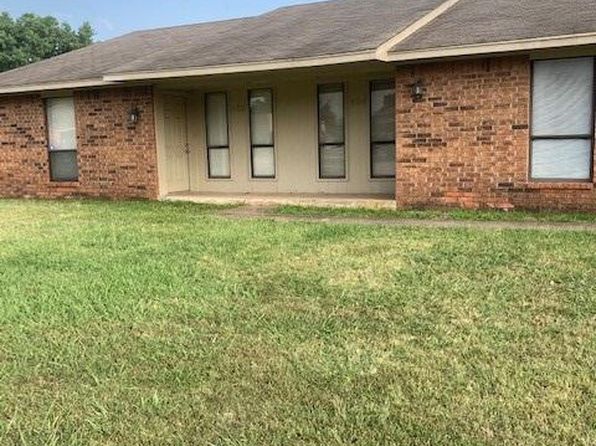 406 Woods Dr