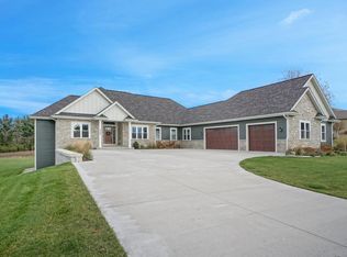 4048 Whispering Pass, Colgate, WI 53017