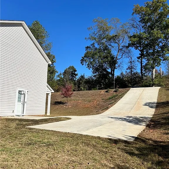 550 J P Stevens Rd — Photo 2