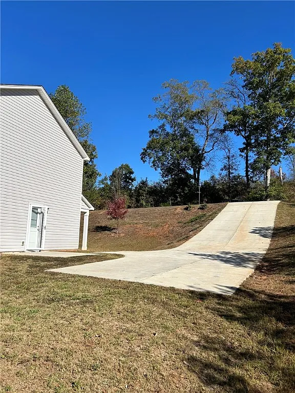 Building Photo - 550 J P Stevens Rd