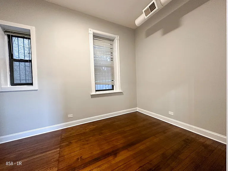 858 N. Wood St./1811 W. Iowa St. — Photo 7