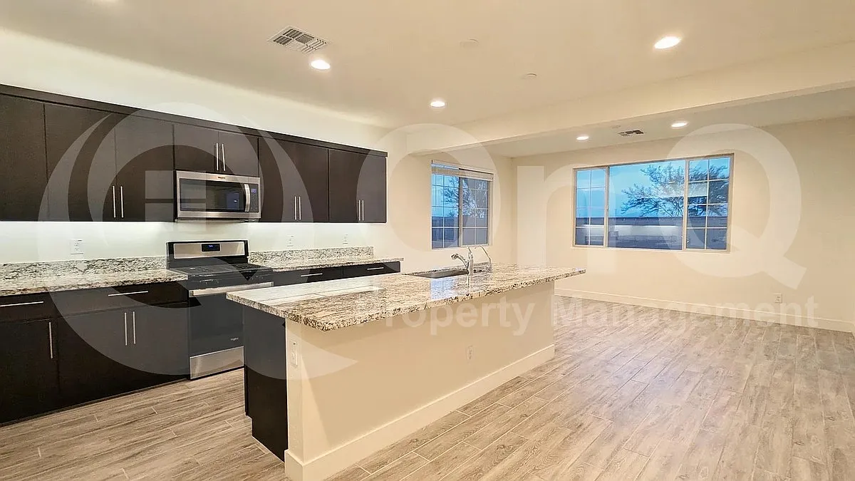 4 bed, 3.0 bath, 2173 sqft, $2,650 — Photo 3