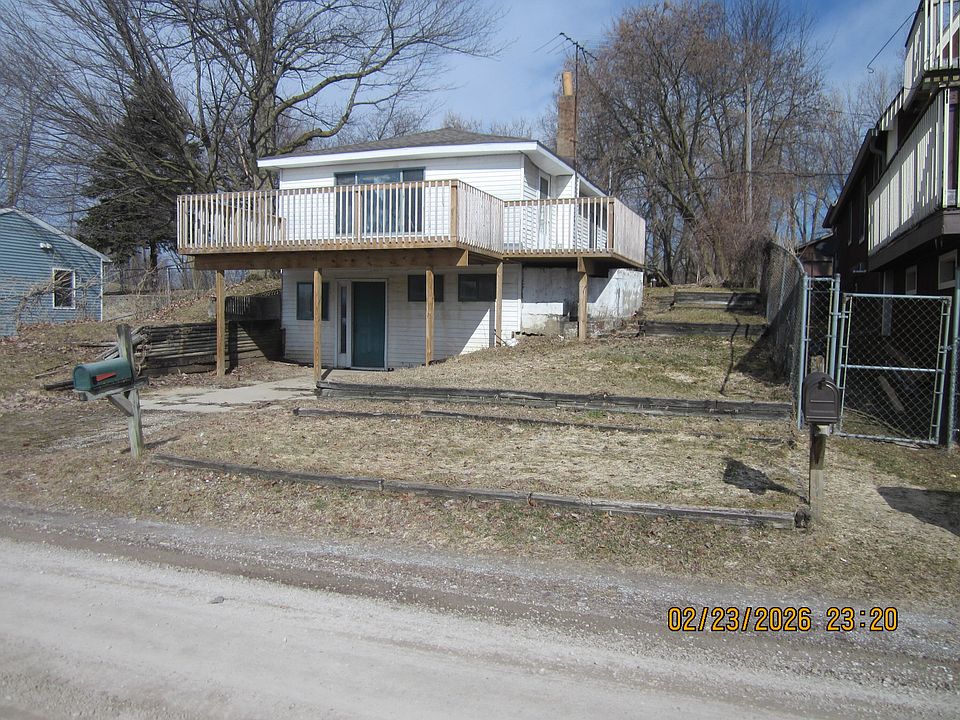 1st image of 11019 Crooked Lake Dr NE