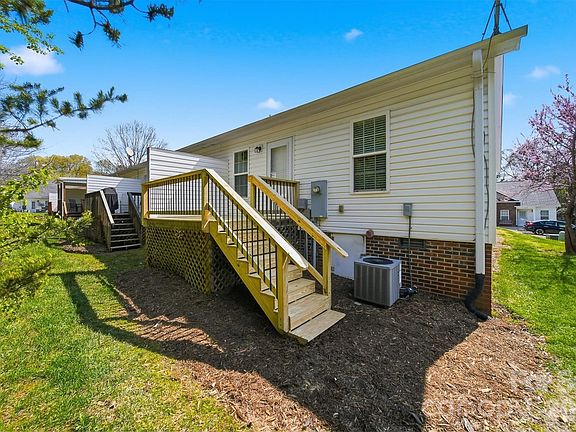 2nd image of 1662 Golden Cedar Ln