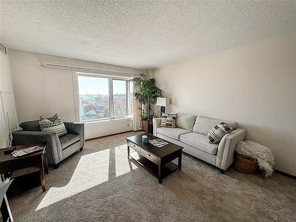 3rd image of 2200 Hamilton Dr Unit 610