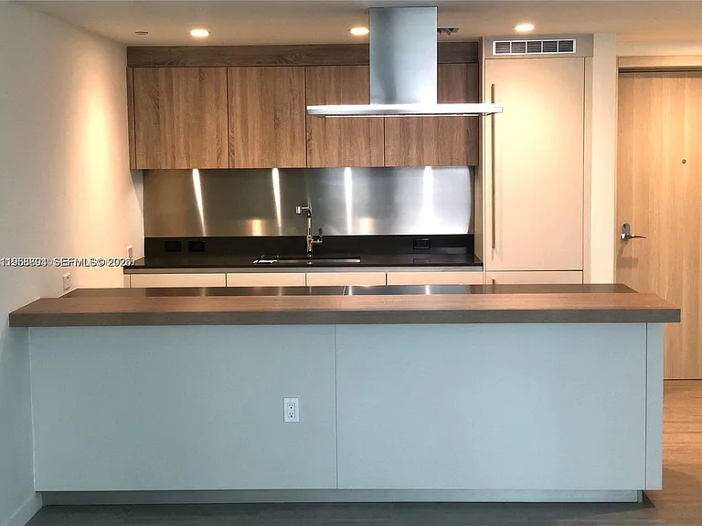 1000 Brickell Plz #2414 — Photo 1