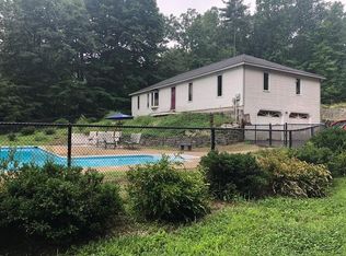 198 S Merrimack Rd, Hollis, NH 03049