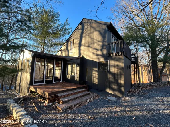 5032 Woodbridge Dr E, Bushkill, PA 18324