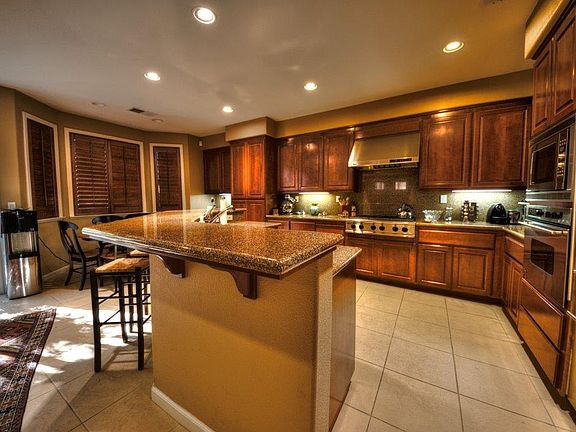 5th image of 5995 Pala Mesa Dr