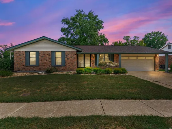 3966 Rue De Renard St, Florissant, MO 63034