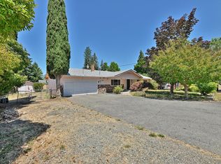878 Bailey Dr, Grants Pass, OR 97527