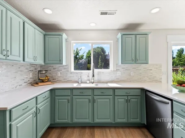 335 E Willowcreek Dr, Middleton, ID 83644