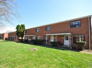 2061 Harwitch Rd, Upper Arlington, OH 43221