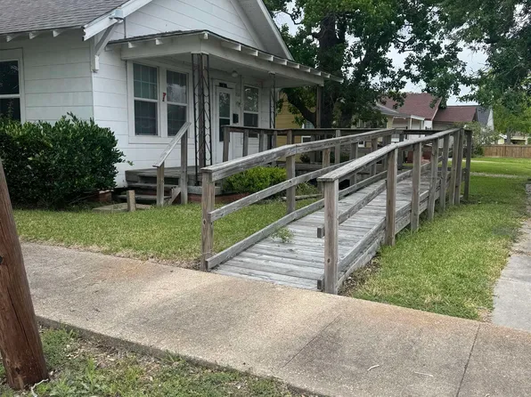 2601 9th St, Port Arthur, TX 77640