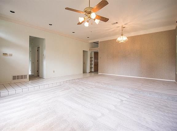3rd image of 4211 Meadowdale Dr
