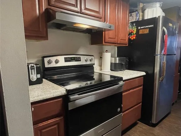 525 Chanticlar Ct, Newport News, VA 23608
