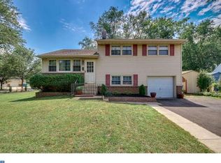 201 Dorset Ave, Croydon, PA