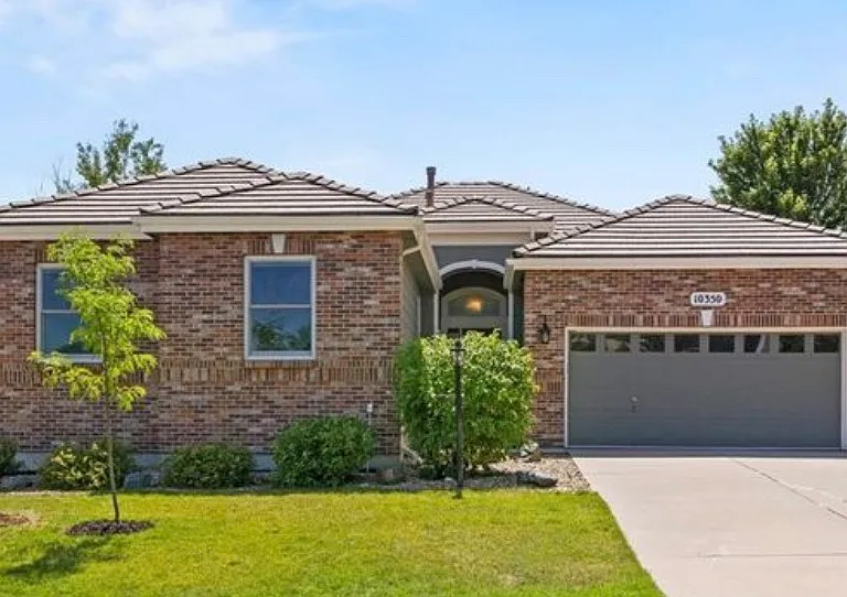 10350 Nottingham Dr — Photo 1