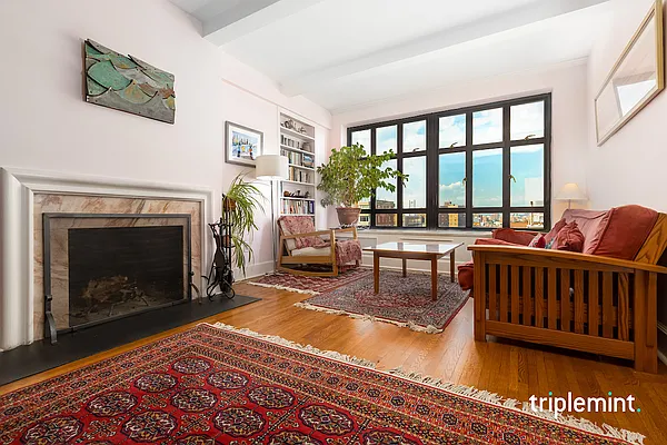 Sold by Triplemint | media 10