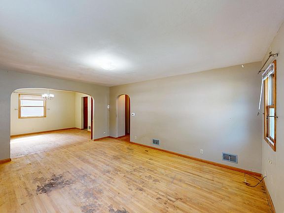 2nd image of 1420 Academy Ave
