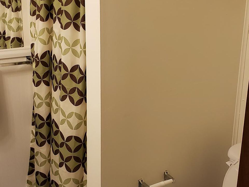 1st image of 100 Sherwood Dr APT 9