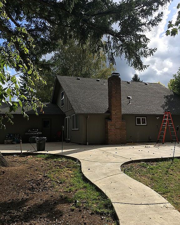 2nd image of 1420 NE 98th Ave