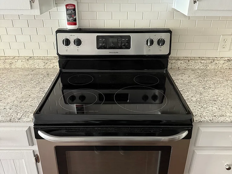 575 Monticello Ave #A — Photo 14