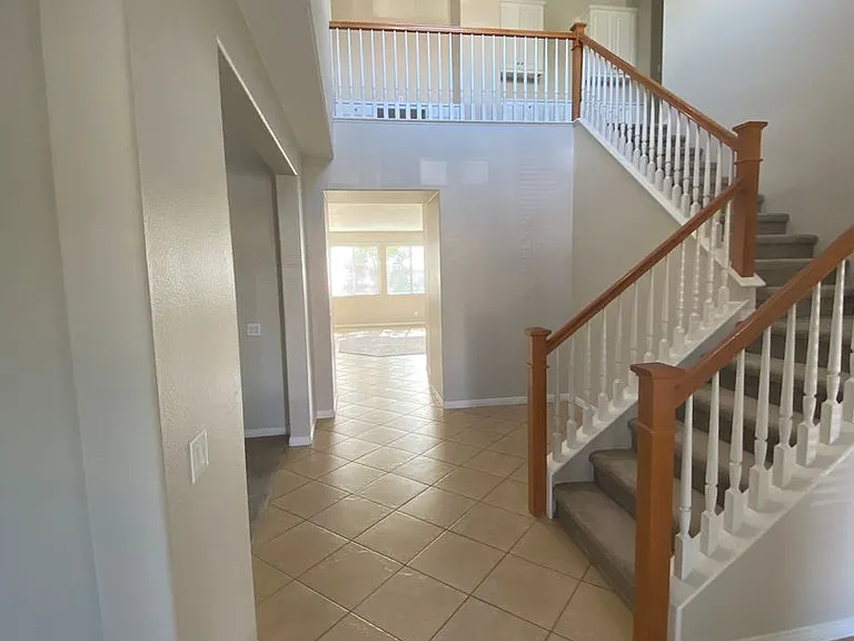 36772 Maxmillian Ave — Photo 4