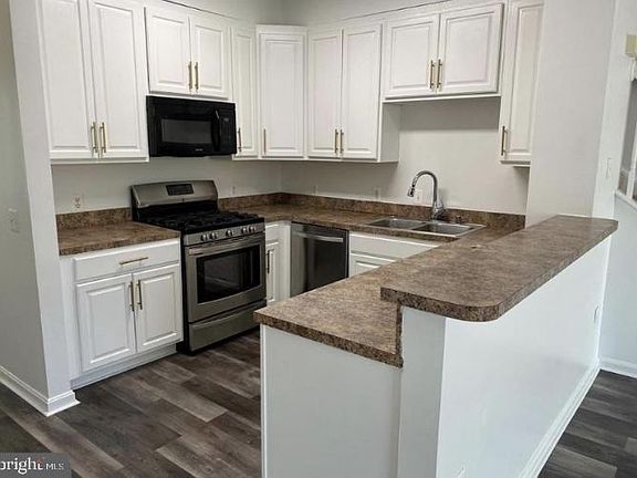 4th image of 1824 Cedar Cove Way #201