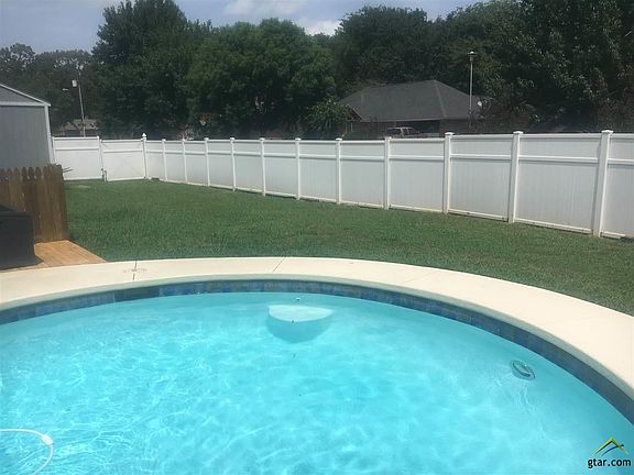 4th image of 415 Landon Dr