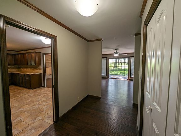 4th image of 2444 Goff Dr
