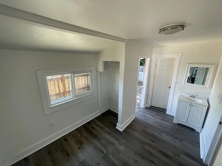 457 Emerson Ave — Photo 6