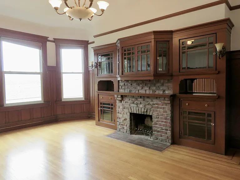 819 Ashbury St — Photo 12