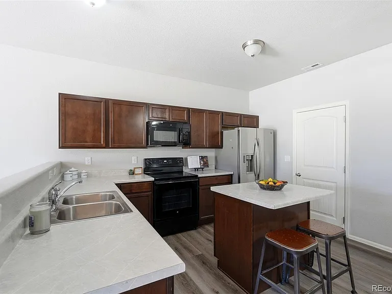 7375 Forest Meadows Ave — Photo 9